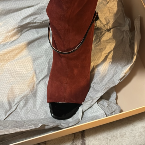 Selling never used Roberto Cavalli open toe boots. - Picture 8 of 10